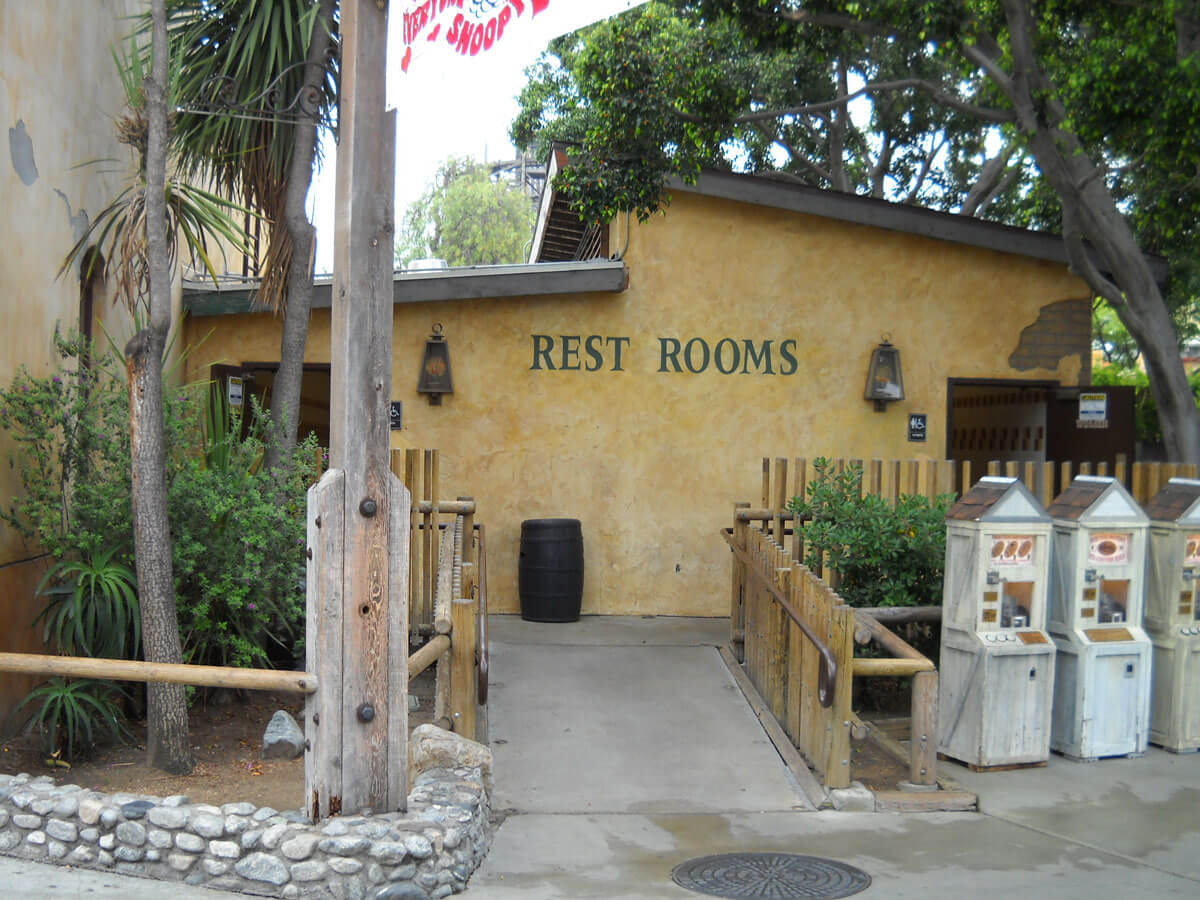 Knotts Berry Farm – Main Gate / Entry (MEA)