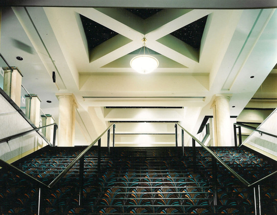 Paseo Nuevo Cinemas (WWC)